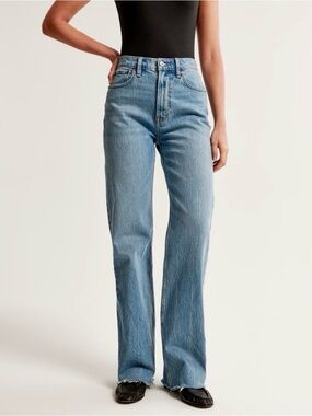Abercrombie & Fitch High Rise 90s Relaxed Jean